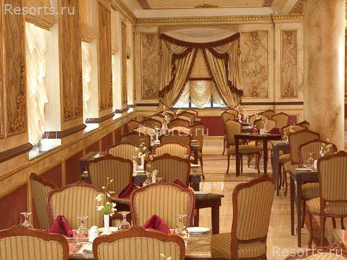 Royal Ascot Hotel 18